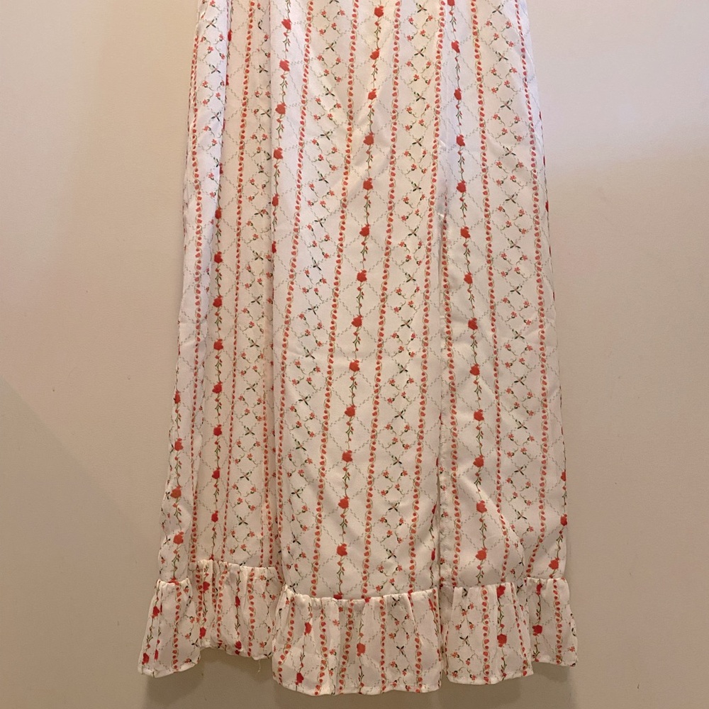 With Jean White Midi Dress with Red Floral Print - Picture 6 of 7